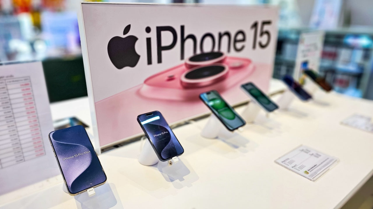 iPhone 15 Pro Max vs S24 Ultra: Which Should You Buy?
